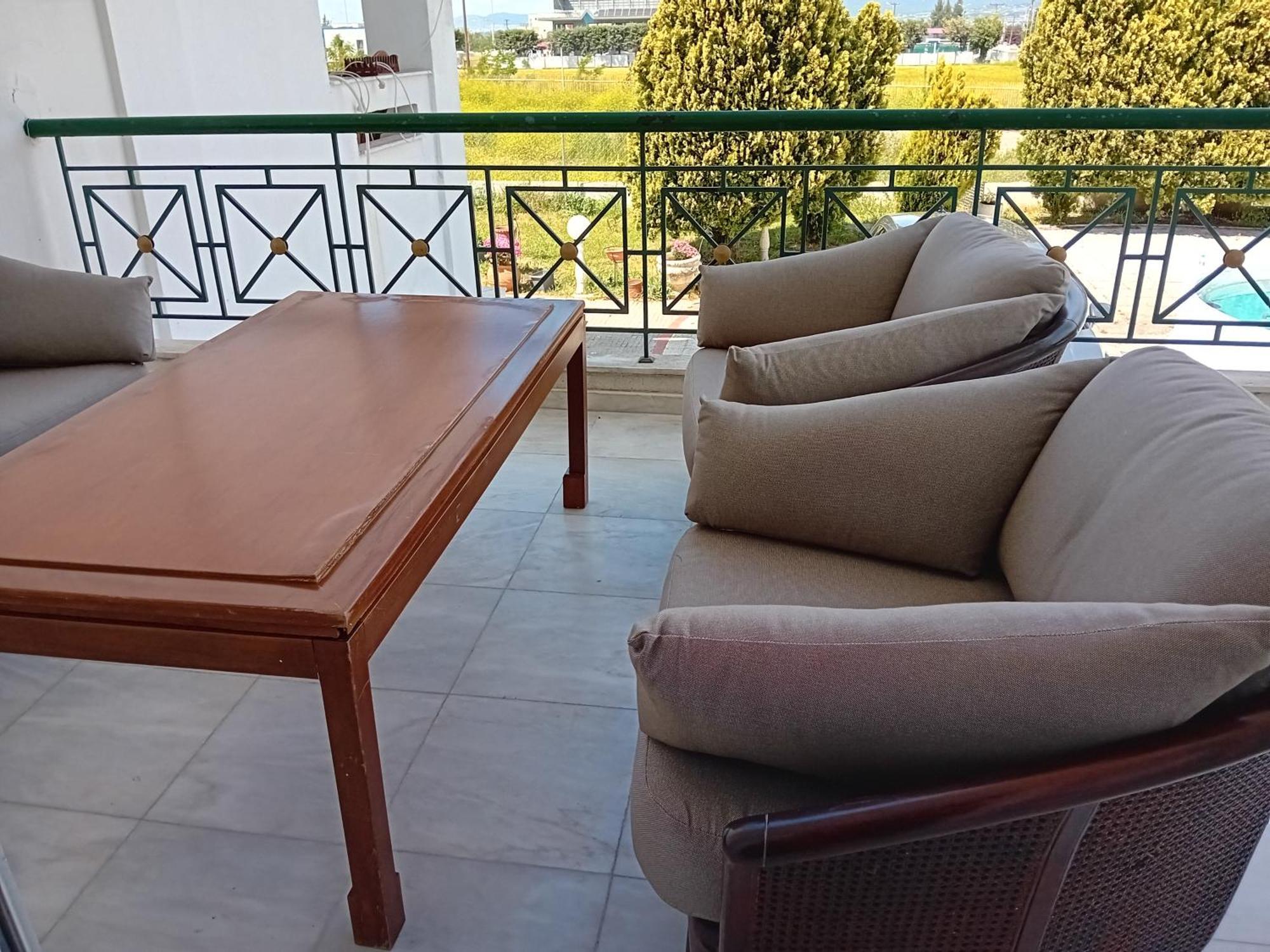 Villa πολυτελησ βιλα 8 - 10 ατομων στην περιοχη αεροδρομιου θεσσαλονικησ