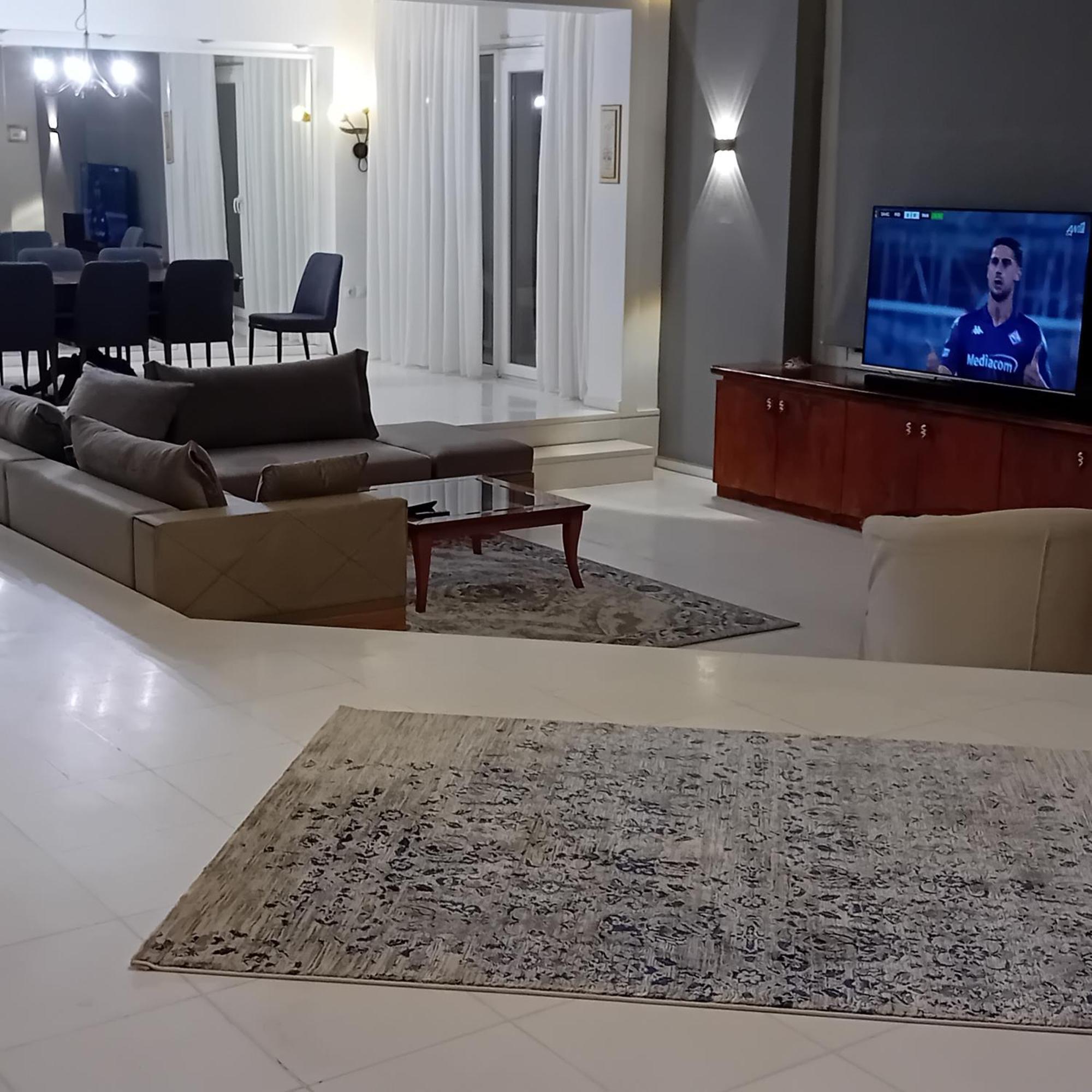 πολυτελησ βιλα 8 - 10 ατομων στην περιοχη αεροδρομιου θεσσαλονικησ Villa Livadaki (Thessaloniki)