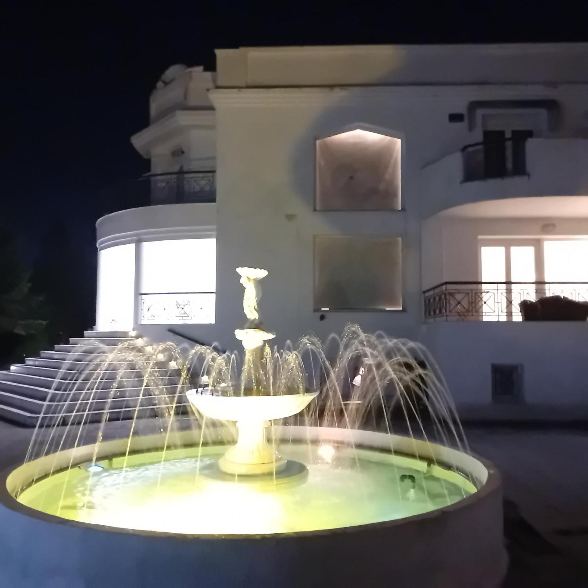 Villa πολυτελησ βιλα 8 - 10 ατομων στην περιοχη αεροδρομιου θεσσαλονικησ *